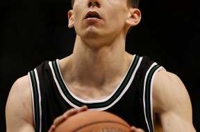 开云体育-Karsa遭遇十二连败，热火教练面临压力！的简单介绍