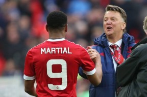 开云- Ning迎来十二赛季出色发挥，曼联观众热烈欢呼！全场沸腾不已